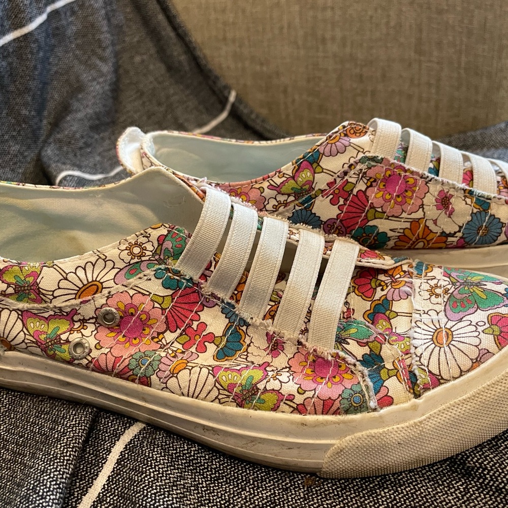 Blowfish shoes 6.5